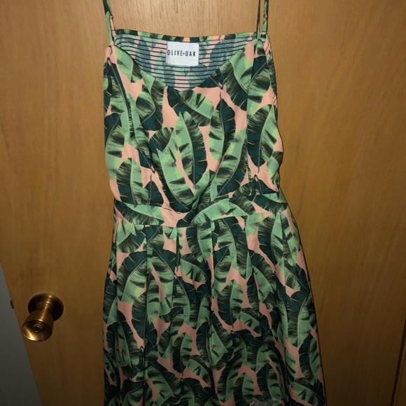Olive and Oak Tropical Dress - Picture 4 of 4